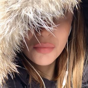 Meet your Posher, Hana